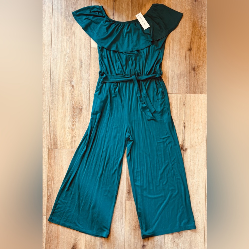 NWT Anthropologie Amour Vert Green Jumpsuit with belt and pockets - Size M